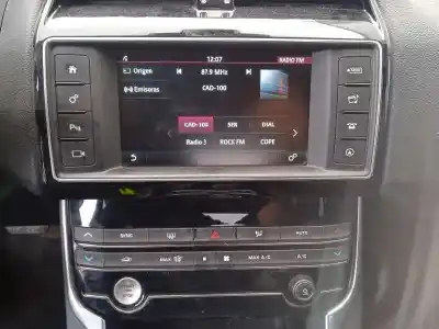 Veículo de Sucata jaguar xe (x760) 2.0 d do ano 2015 alimentado aj200