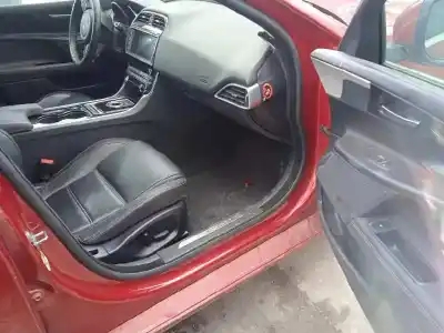 Veículo de Sucata jaguar xe (x760) 2.0 d do ano 2015 alimentado aj200