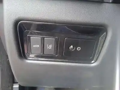 Veículo de Sucata jaguar xe (x760) 2.0 d do ano 2015 alimentado aj200