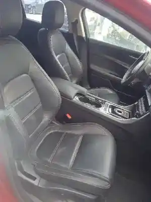 Veículo de Sucata jaguar xe (x760) 2.0 d do ano 2015 alimentado aj200