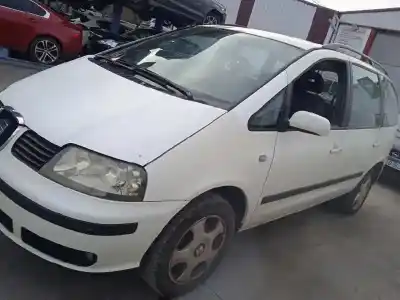 Veicolo di demolizione seat alhambra (7v9) 1.9 tdi dell'anno 2001 alimentato auy
