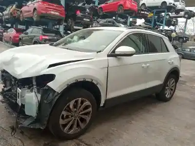 Veículo de Sucata volkswagen t-roc 1.5 16v tsi act do ano 2023 alimentado dxdb