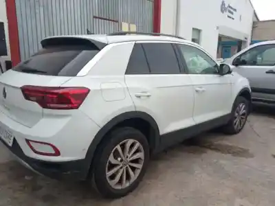 Veículo de Sucata volkswagen t-roc 1.5 16v tsi act do ano 2023 alimentado dxdb