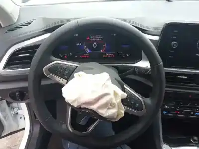 Veículo de Sucata volkswagen t-roc 1.5 16v tsi act do ano 2023 alimentado dxdb