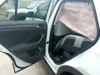 Veículo de Sucata volkswagen t-roc 1.5 16v tsi act do ano 2023 alimentado dxdb