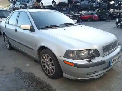 Vehicul casat VOLVO S40 BERLINA 1.9 D+ (85kW) al anului 2001 alimentat D4192T3