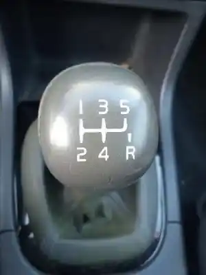 Scrapping Vehicle volvo s40 berlina 1.9 d+ (85kw) of the year 2001 powered d4192t3