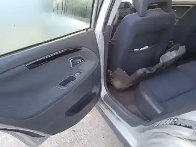 Scrapping Vehicle volvo s40 berlina 1.9 d+ (85kw) of the year 2001 powered d4192t3