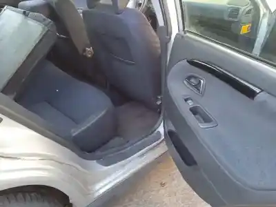 Scrapping Vehicle volvo s40 berlina 1.9 d+ (85kw) of the year 2001 powered d4192t3