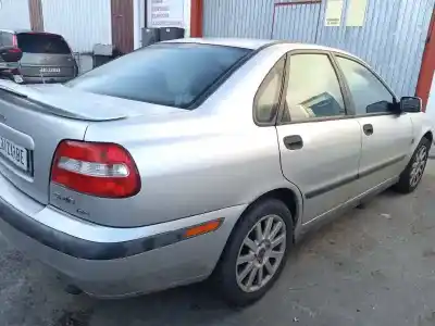 Scrapping Vehicle volvo s40 berlina 1.9 d+ (85kw) of the year 2001 powered d4192t3