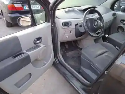 Scrapping Vehicle renault modus confort dynamique of the year 2004 powered k9k750