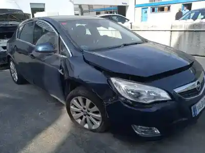 Veículo de Sucata OPEL ASTRA J LIM. Sport do ano 2011 alimentado A14NET