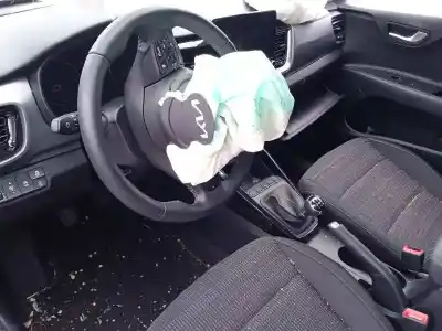 Veículo de Sucata kia stonic (ybcuv) 1.2 cat 84 cv / 62 kw do ano 2023 alimentado g4lf