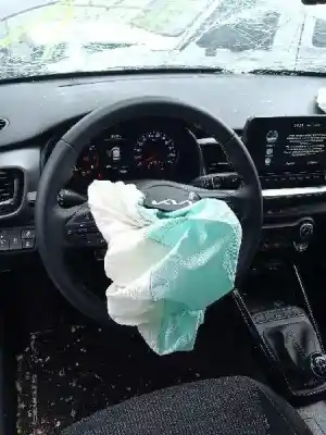 Veículo de Sucata kia stonic (ybcuv) 1.2 cat 84 cv / 62 kw do ano 2023 alimentado g4lf