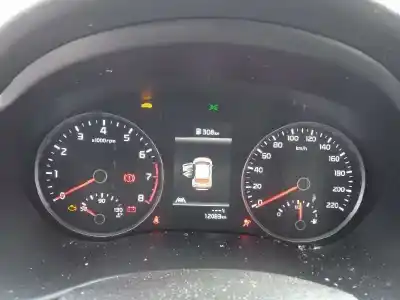 Veículo de Sucata kia stonic (ybcuv) 1.2 cat 84 cv / 62 kw do ano 2023 alimentado g4lf