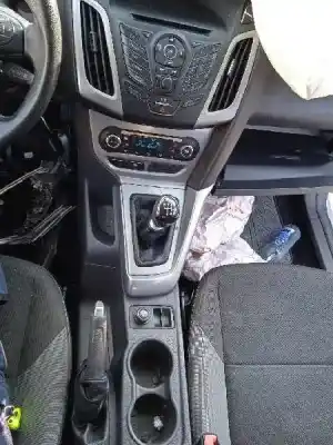 Veicolo di demolizione ford focus lim. (cb8) trend dell'anno 2013 alimentato t1da