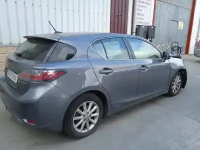 Sloopvoertuig lexus ct 200h van het jaar 2013 aangedreven 2zr