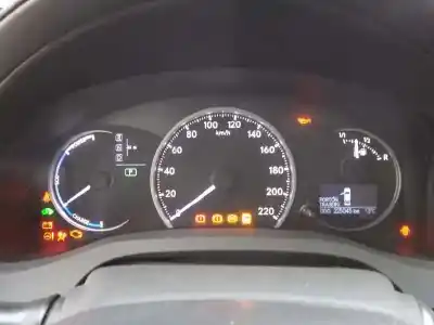 Sloopvoertuig lexus ct 200h van het jaar 2013 aangedreven 2zr