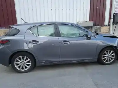 Sloopvoertuig lexus ct 200h van het jaar 2013 aangedreven 2zr