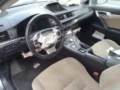 Sloopvoertuig lexus ct 200h van het jaar 2013 aangedreven 2zr