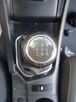 Veicolo di demolizione toyota auris active dell'anno 2017 alimentato 1nd