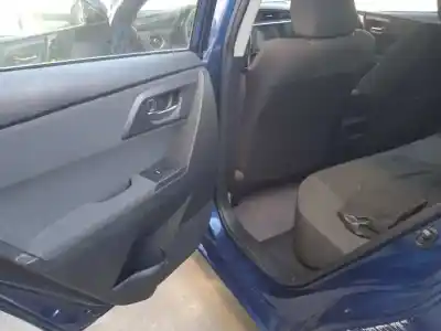 Veicolo di demolizione toyota auris active dell'anno 2017 alimentato 1nd