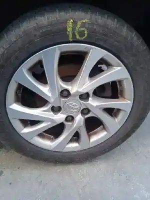 Veicolo di demolizione toyota auris active dell'anno 2017 alimentato 1nd