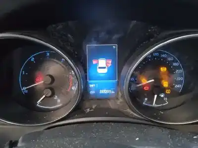 Veicolo di demolizione toyota auris active dell'anno 2017 alimentato 1nd