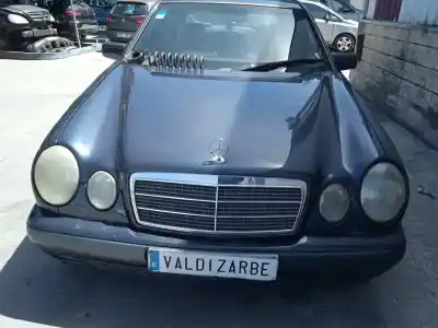 Veículo de Sucata mercedes-benz clase e (w210) berlina 280 (210.063) do ano 1997 alimentado 112921