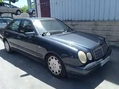 Veículo de Sucata mercedes-benz clase e (w210) berlina 280 (210.063) do ano 1997 alimentado 112921