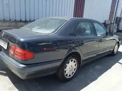 Veículo de Sucata mercedes-benz clase e (w210) berlina 280 (210.063) do ano 1997 alimentado 112921