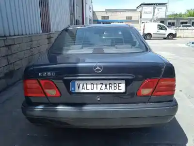 Veículo de Sucata mercedes-benz clase e (w210) berlina 280 (210.063) do ano 1997 alimentado 112921