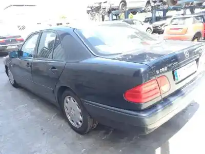 Veículo de Sucata mercedes-benz clase e (w210) berlina 280 (210.063) do ano 1997 alimentado 112921