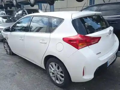 Veículo de Sucata toyota auris (_e18_) 2.0 d-4d (ade186_) do ano 2014 alimentado 