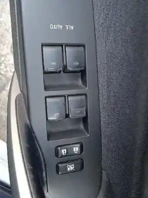 Veículo de Sucata toyota auris (_e18_) 2.0 d-4d (ade186_) do ano 2014 alimentado 