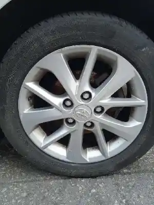 Veículo de Sucata toyota auris (_e18_) 2.0 d-4d (ade186_) do ano 2014 alimentado 