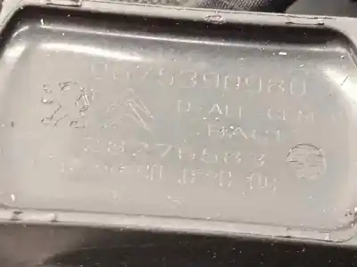 Veículo de Sucata toyota auris (_e18_) 2.0 d-4d (ade186_) do ano 2014 alimentado 