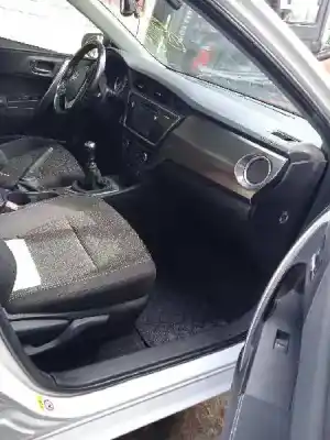 Veículo de Sucata toyota auris (_e18_) 2.0 d-4d (ade186_) do ano 2014 alimentado 