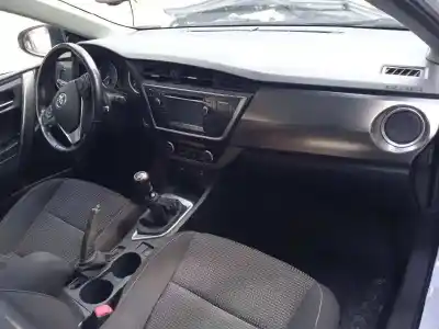 Veículo de Sucata toyota auris (_e18_) 2.0 d-4d (ade186_) do ano 2014 alimentado 