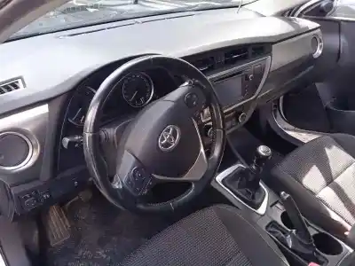 Veículo de Sucata toyota auris (_e18_) 2.0 d-4d (ade186_) do ano 2014 alimentado 