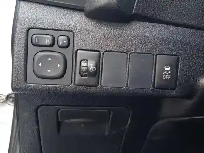 Veículo de Sucata toyota auris (_e18_) 2.0 d-4d (ade186_) do ano 2014 alimentado 