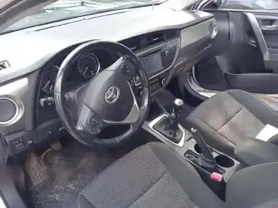 Veículo de Sucata toyota auris (_e18_) 2.0 d-4d (ade186_) do ano 2014 alimentado 