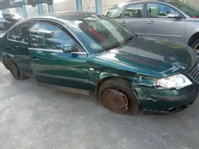 Veicolo di demolizione volkswagen passat b5.5 (3b3) 2.0 dell'anno 2001 alimentato azm