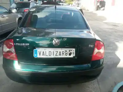 Veicolo di demolizione volkswagen passat b5.5 (3b3) 2.0 dell'anno 2001 alimentato azm