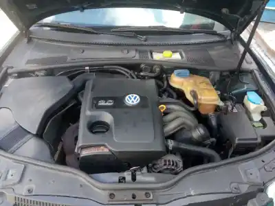 Veicolo di demolizione volkswagen passat b5.5 (3b3) 2.0 dell'anno 2001 alimentato azm