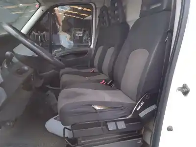 Здавання транспортного засобу iveco                                              daily v furgón                                                                                                                                                                                                                                             29s13, 29l13, 35c13, 35s13, 40c13, 40s13 року 2012 потужний f1ae3481b