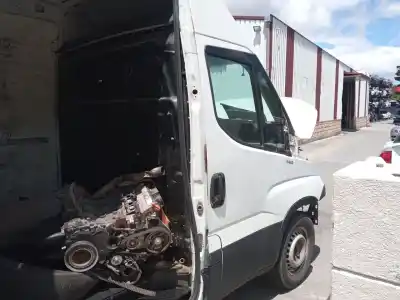 Здавання транспортного засобу iveco daily vi caja/chasis 33s15, 35s15, 35c15 року 2015 потужний f1afl411c