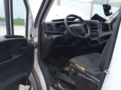 Здавання транспортного засобу iveco daily vi caja/chasis 33s15, 35s15, 35c15 року 2015 потужний f1afl411c
