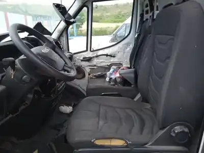 Здавання транспортного засобу iveco daily vi caja/chasis 33s15, 35s15, 35c15 року 2015 потужний f1afl411c