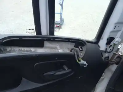 Здавання транспортного засобу iveco daily vi caja/chasis 33s15, 35s15, 35c15 року 2015 потужний f1afl411c